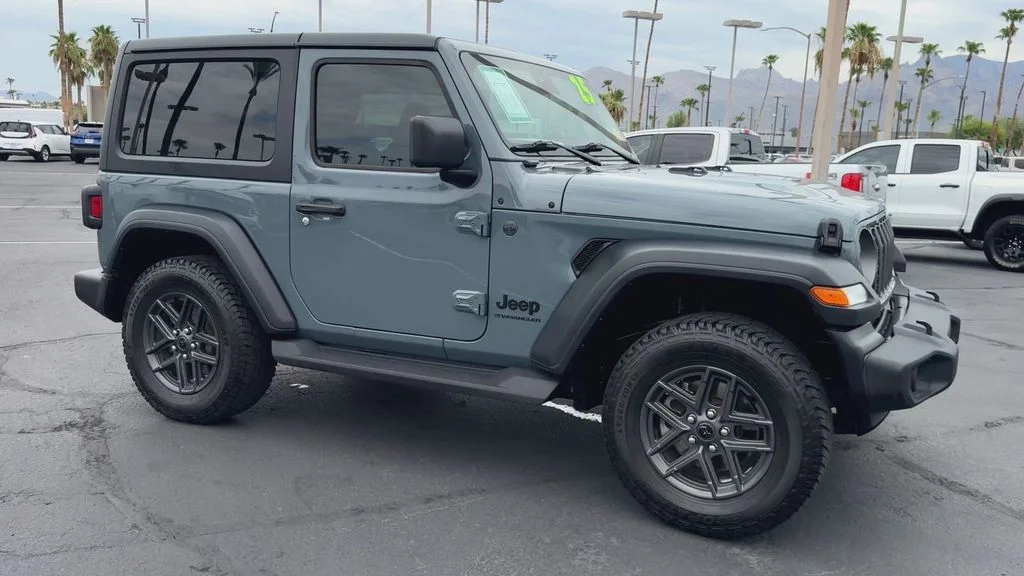 Used 2025 Gray Jeep Sport S image 3