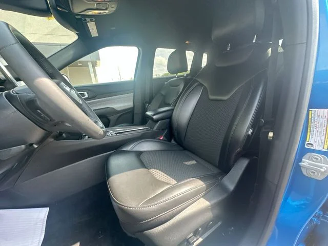 Certified Used 2023 Blue Jeep Latitude image 13