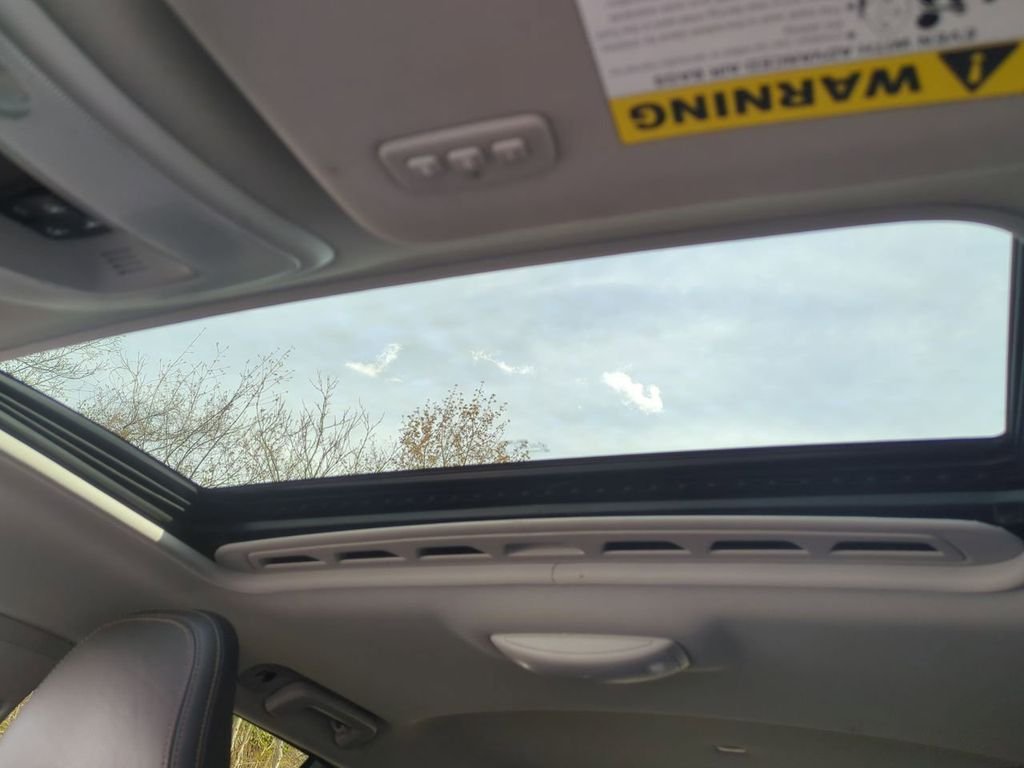 Used 2016 Gray Volvo T5 image 21