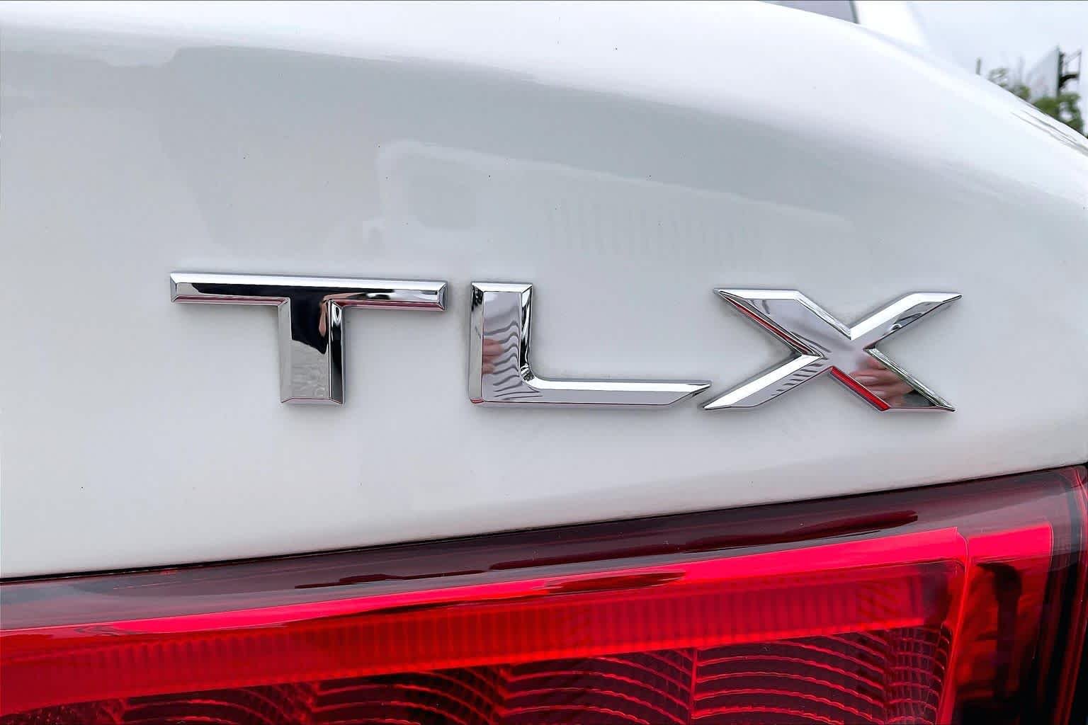 2018 Acura TLX Base - Photo 10