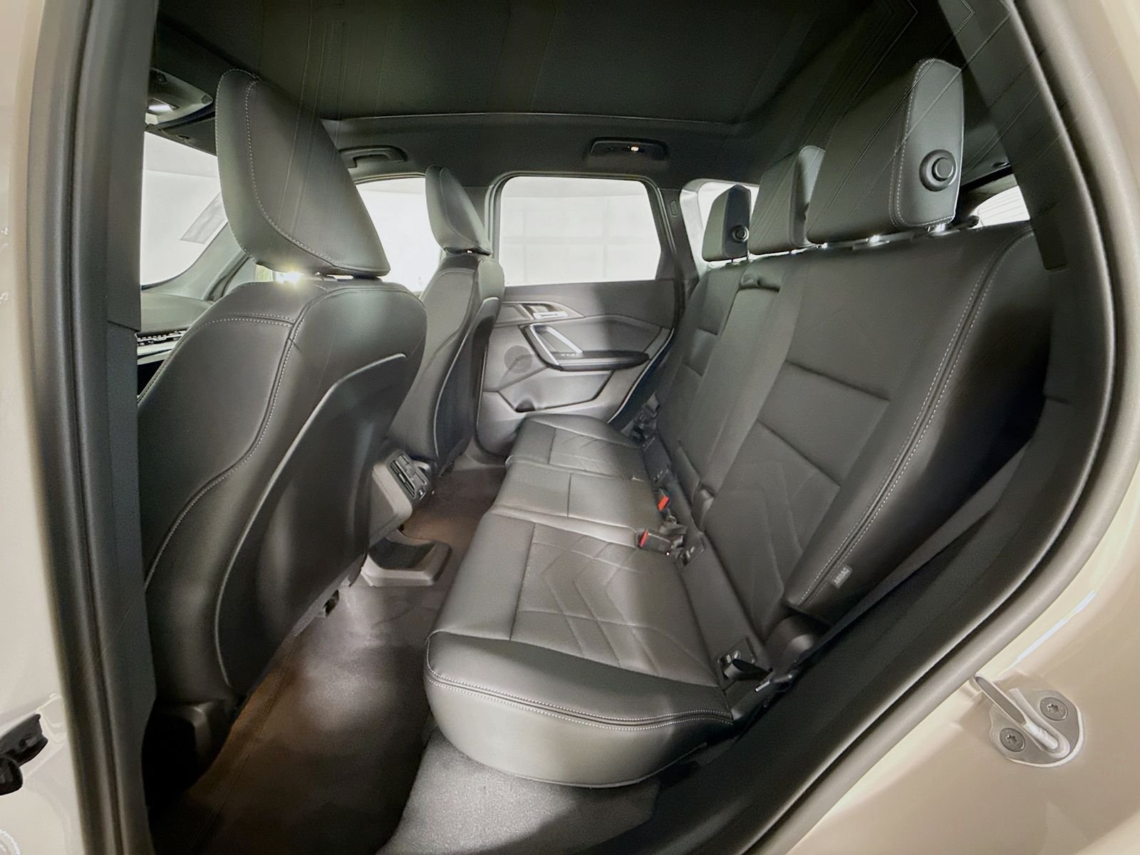 New 2026 Dune Grey Metallic BMW xDrive28i image 25