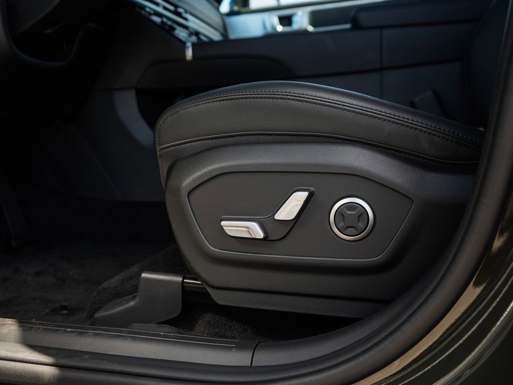 2026 Hyundai Santa Fe Limited - Photo 20