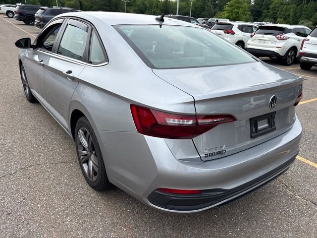Used 2023 Silver Volkswagen 1.5T SE image 7