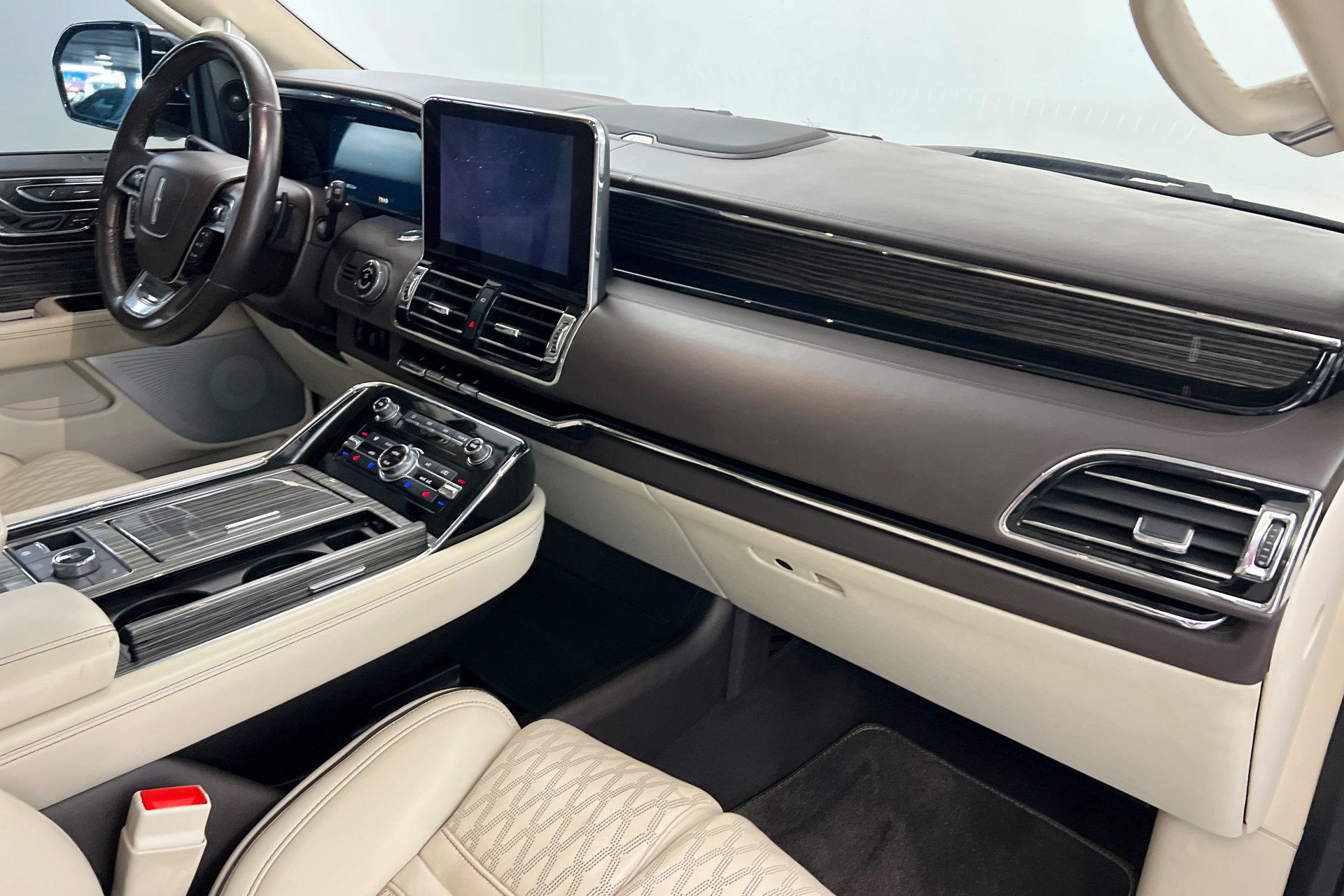 Used 2019 White Lincoln Black Label image 26