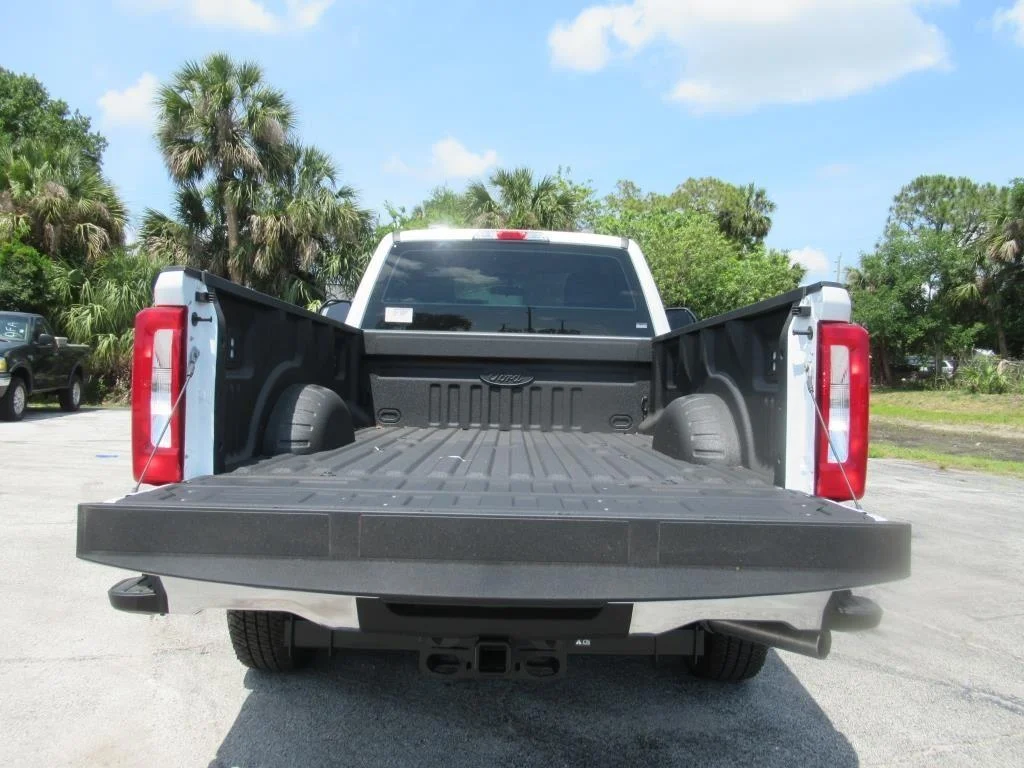 New 2024 Oxford White Ford F-250® XL image 6