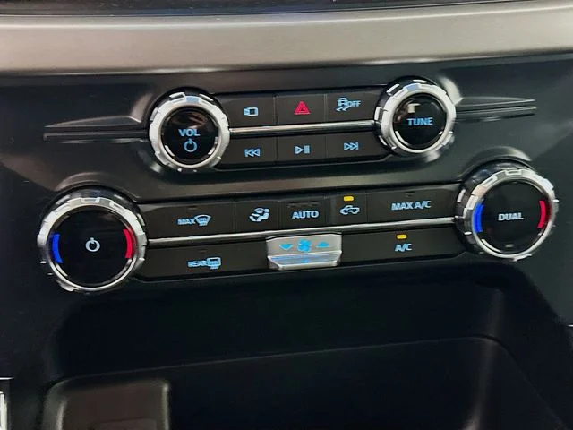 New 2026 Oxford White Ford XLT image 15