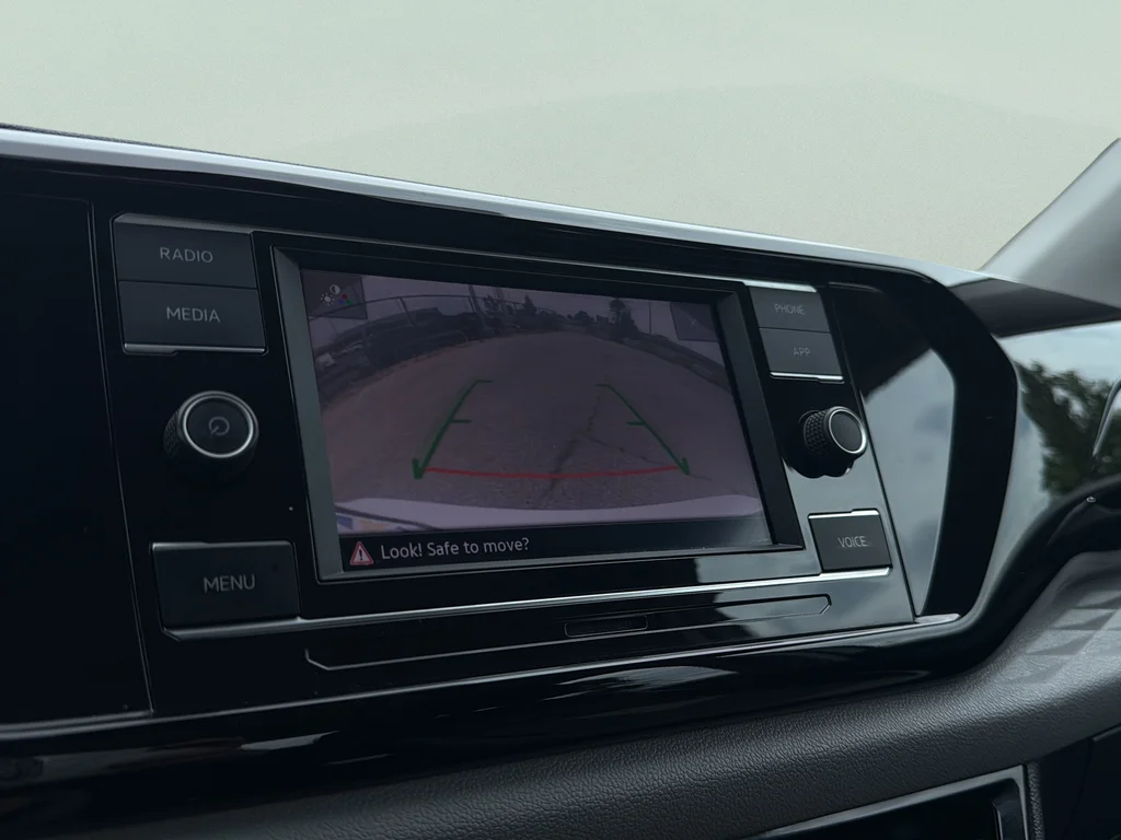 Used 2023 White Volkswagen 1.5T S image 9