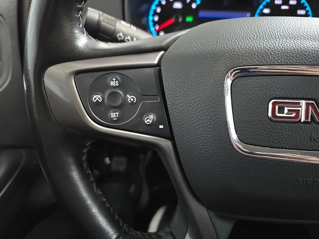 Used 2022 White GMC AT4 w/Leather image 19