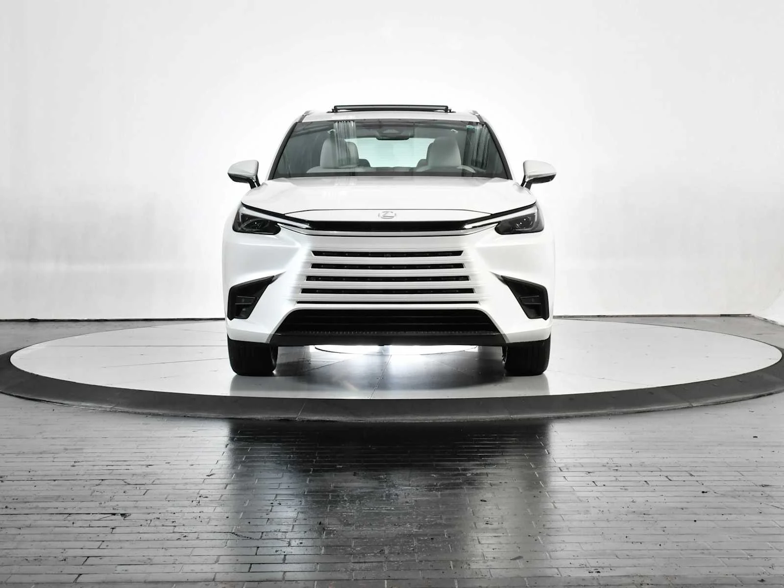 Used 2025 Wind Chill Pearl Lexus Premium image 10