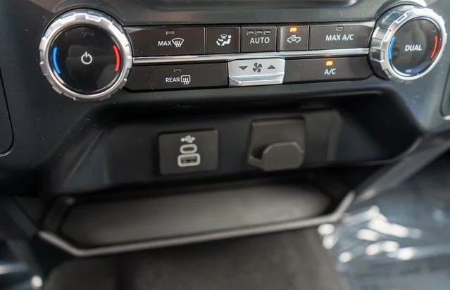 Used 2025  Ford XLT image 25
