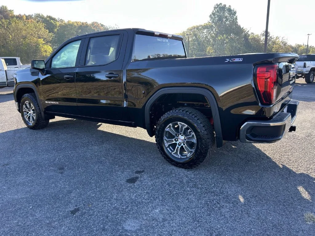 New 2026 Onyx Black GMC Pro image 6