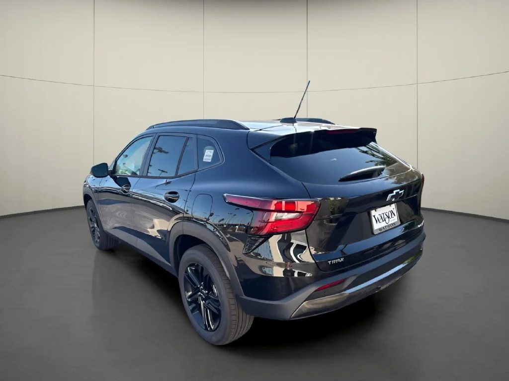 New 2026 Mosaic Black Metallic Chevrolet ACTIV image 3