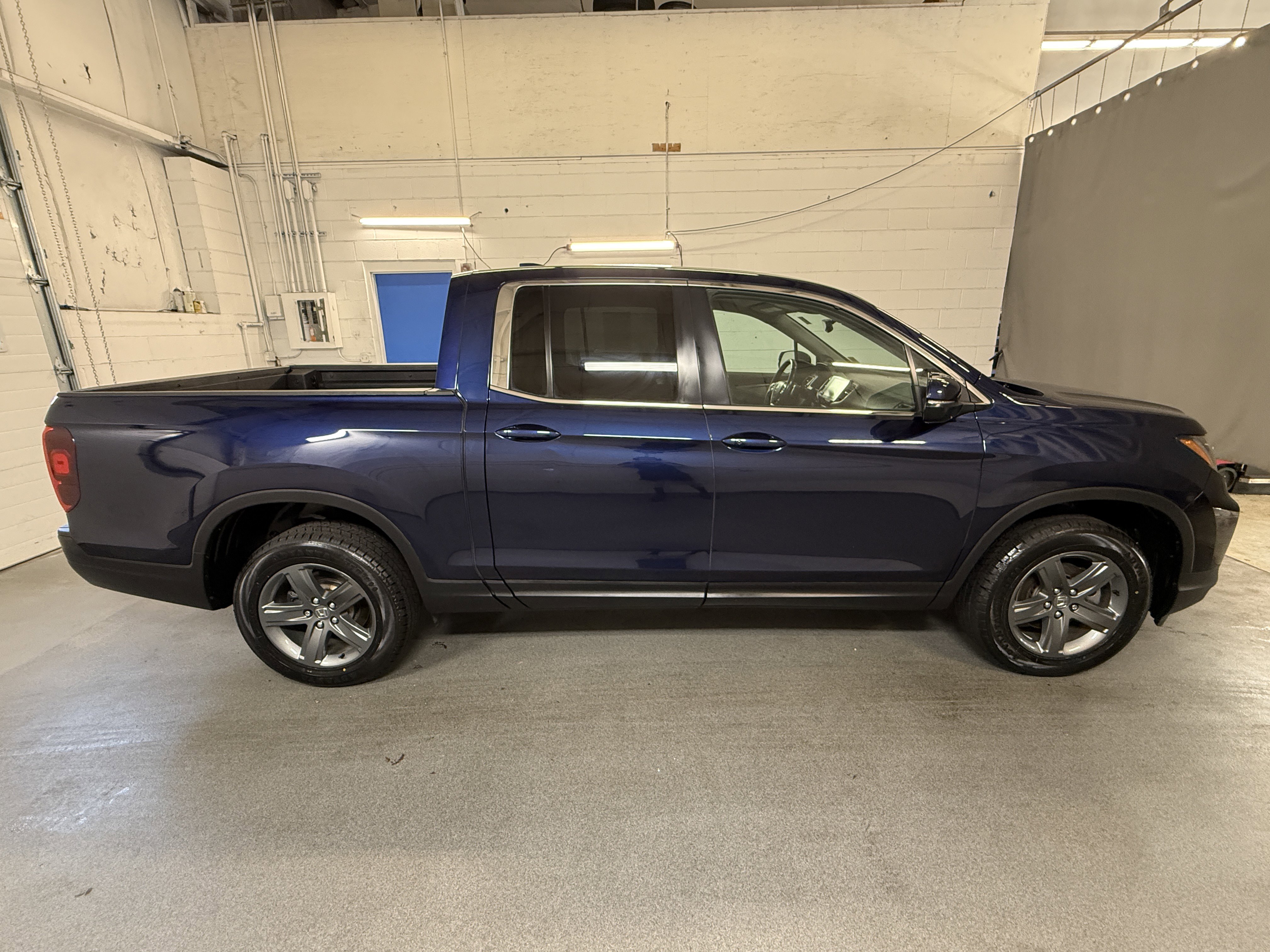 Certified Used 2023 Obsidian Blue Pearl Honda RTL image 10