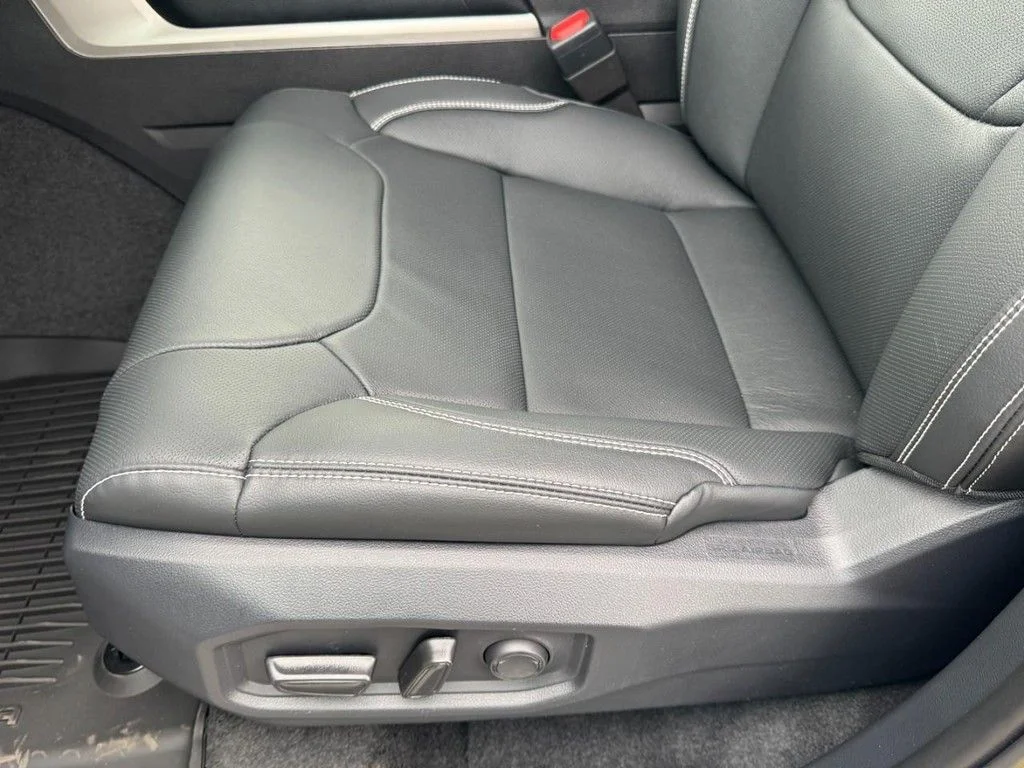 2026 Toyota Tundra SR5 - Photo 12