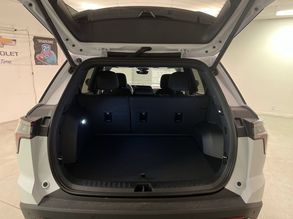 2027 Chevrolet Equinox RS - Photo 23