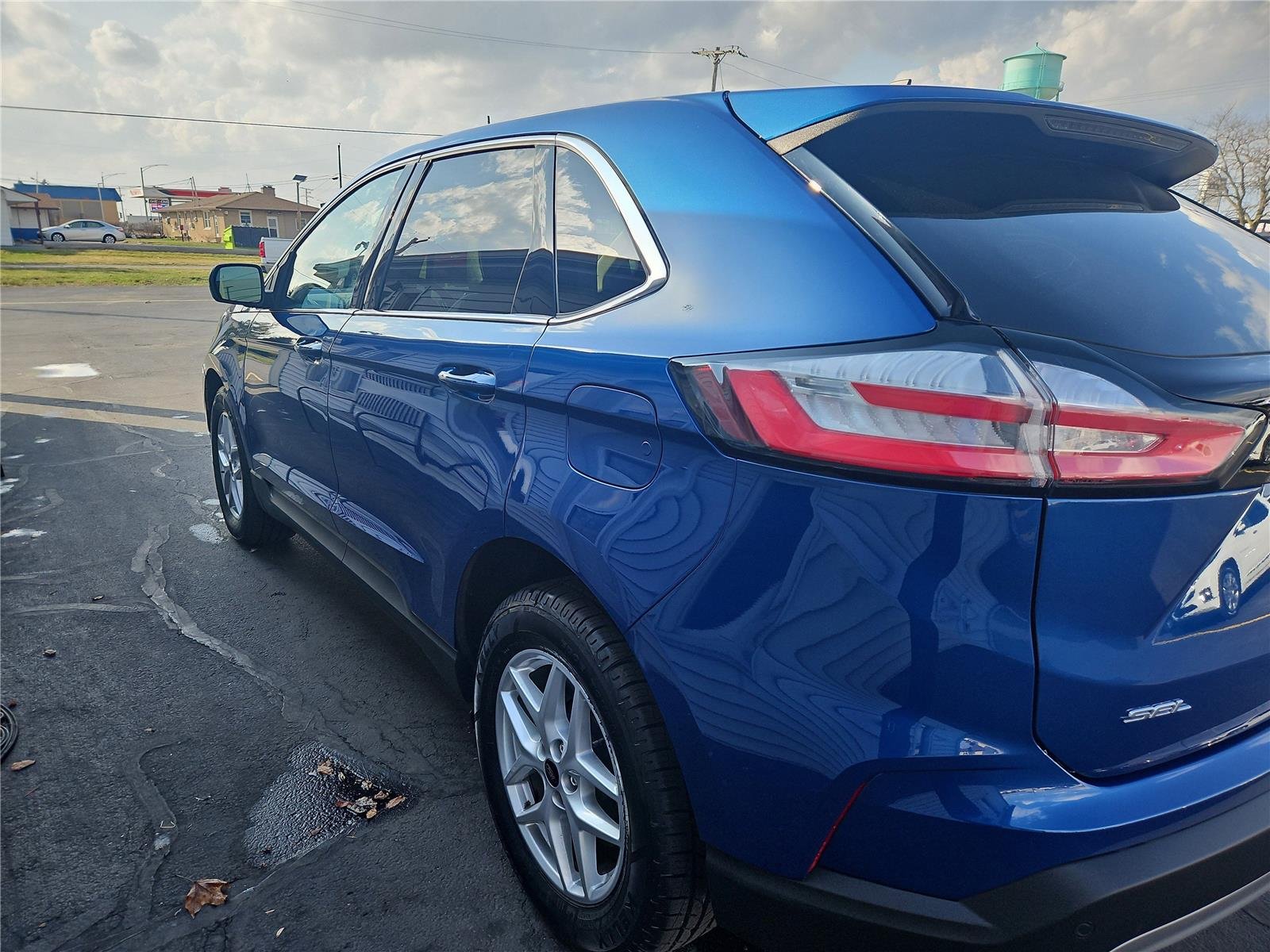 Used 2024 Atlas Blue Ford SEL image 4