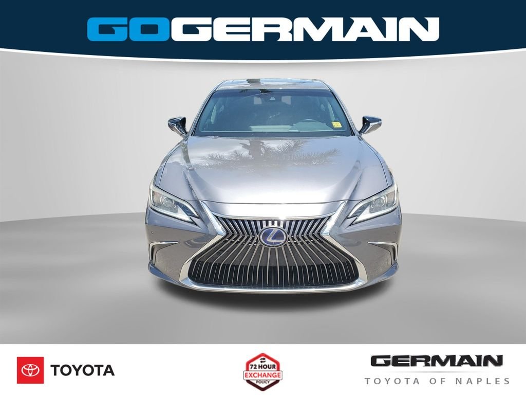 Used 2020 Gray Lexus 300h image 3