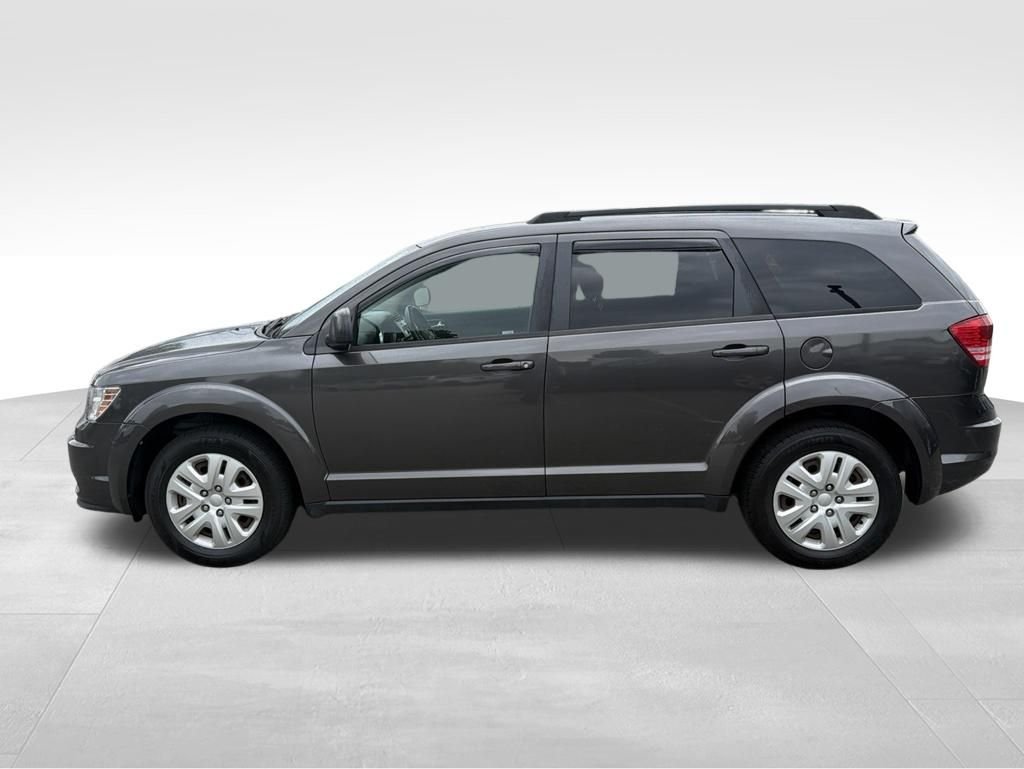 Used 2017 Gray Dodge SE image 6