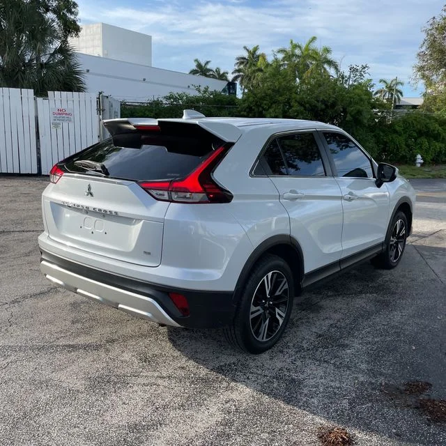 Used 2023  Mitsubishi SE image 5