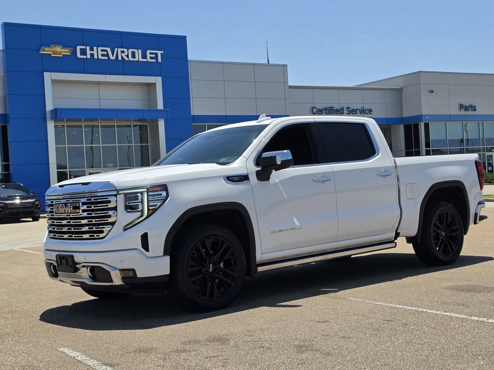 2023 GMC Sierra 4WD Crew Cab Short Box Denali's photo