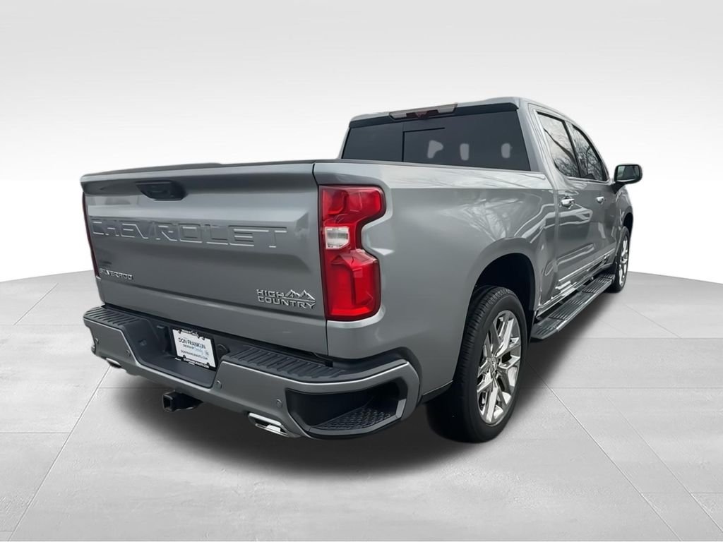 Used 2025 Gray Chevrolet High Country image 8