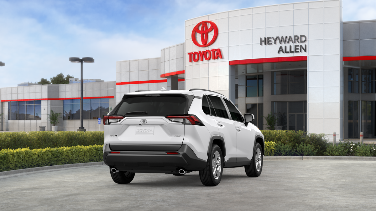 New 2025 Ice Cap Toyota XLE image 31