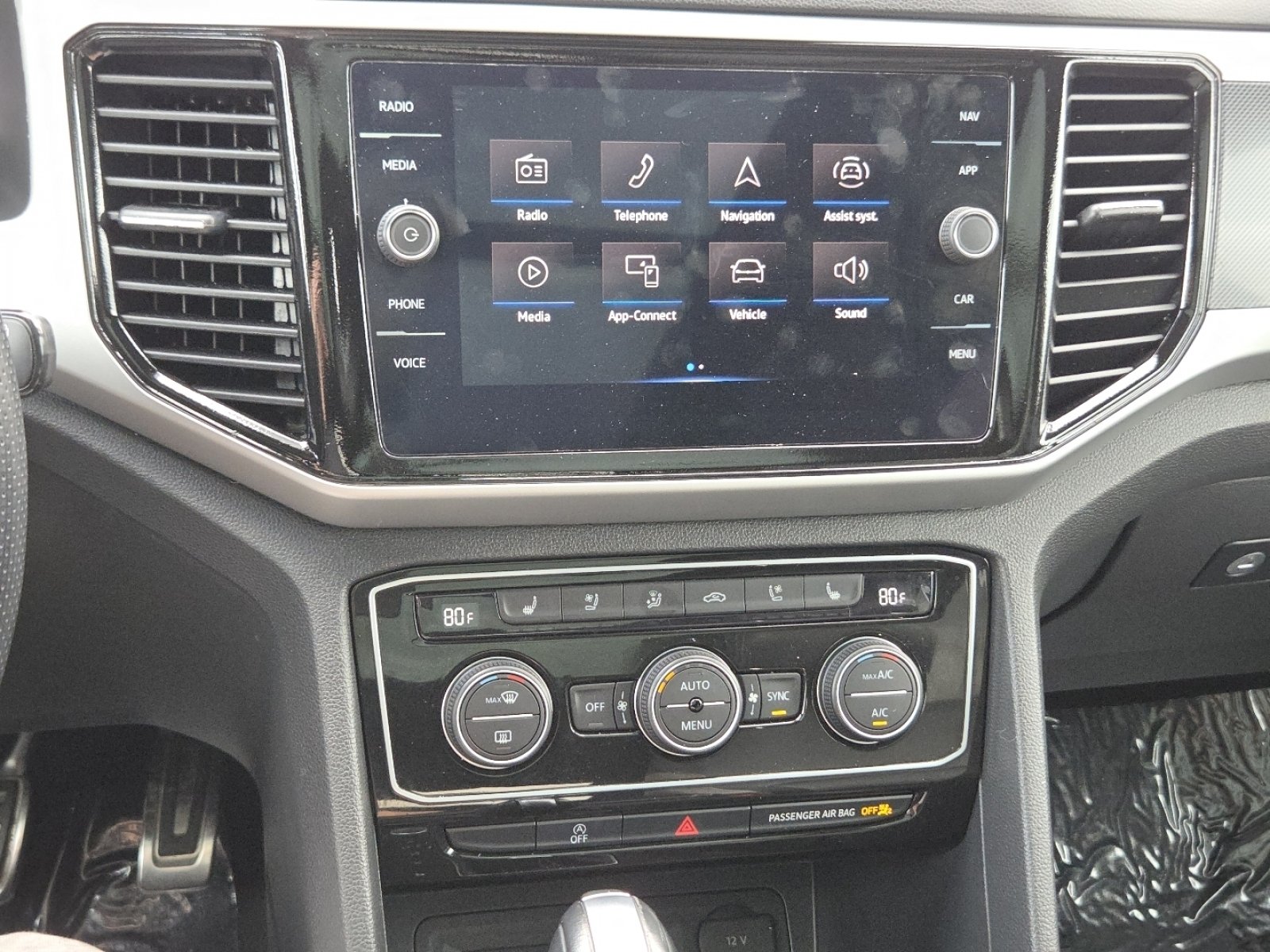 2022 Volkswagen Atlas Cross Sport SEL Premium R-Line - Photo 33