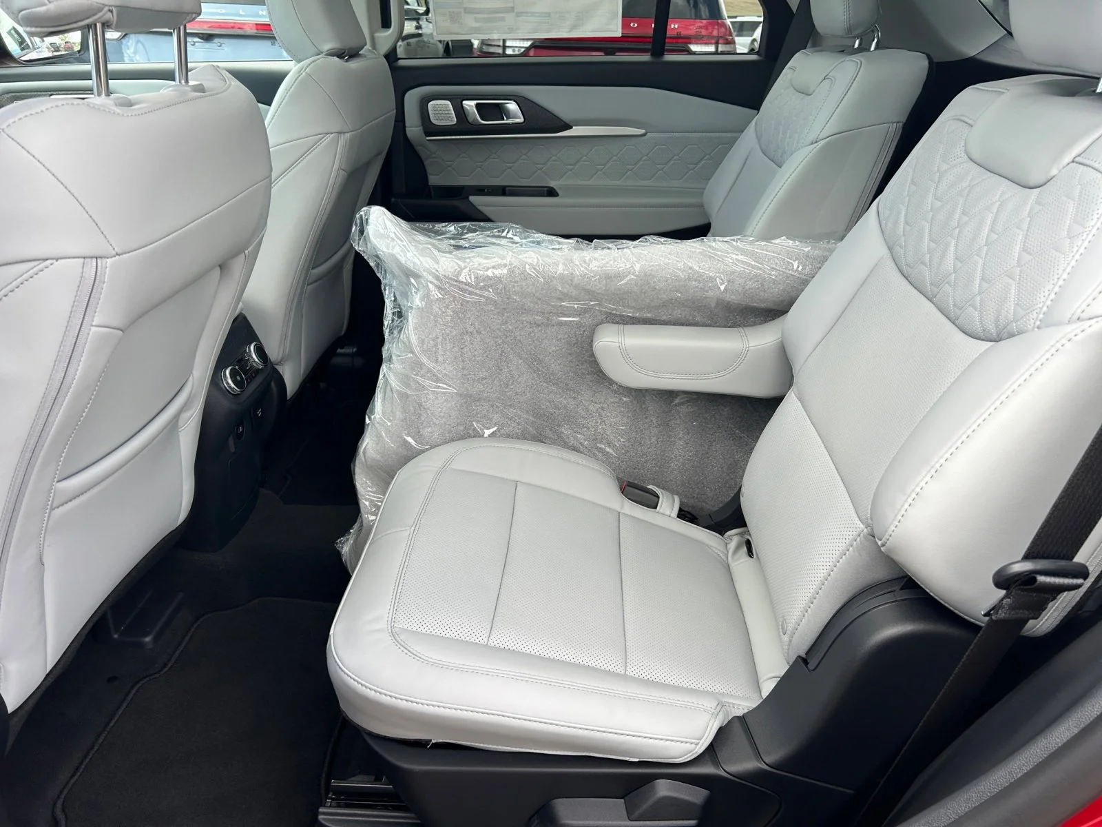 New 2026 Rapid Red Metallic Tinted Clearcoat Ford Platinum image 19
