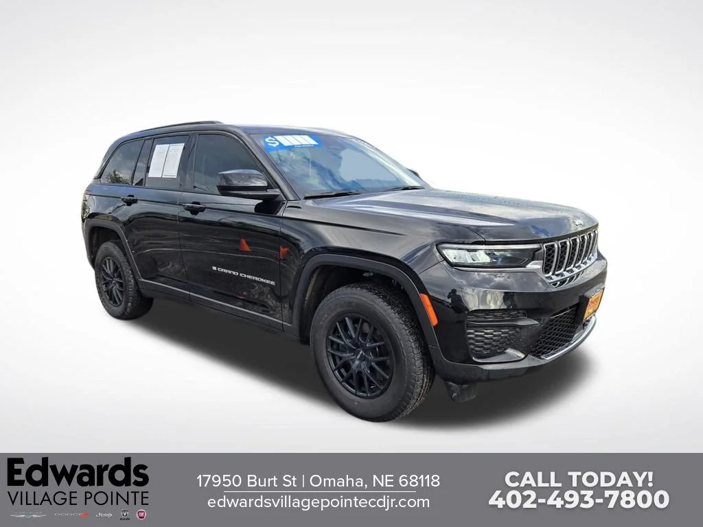 Used 2023 Black Jeep Laredo image 1