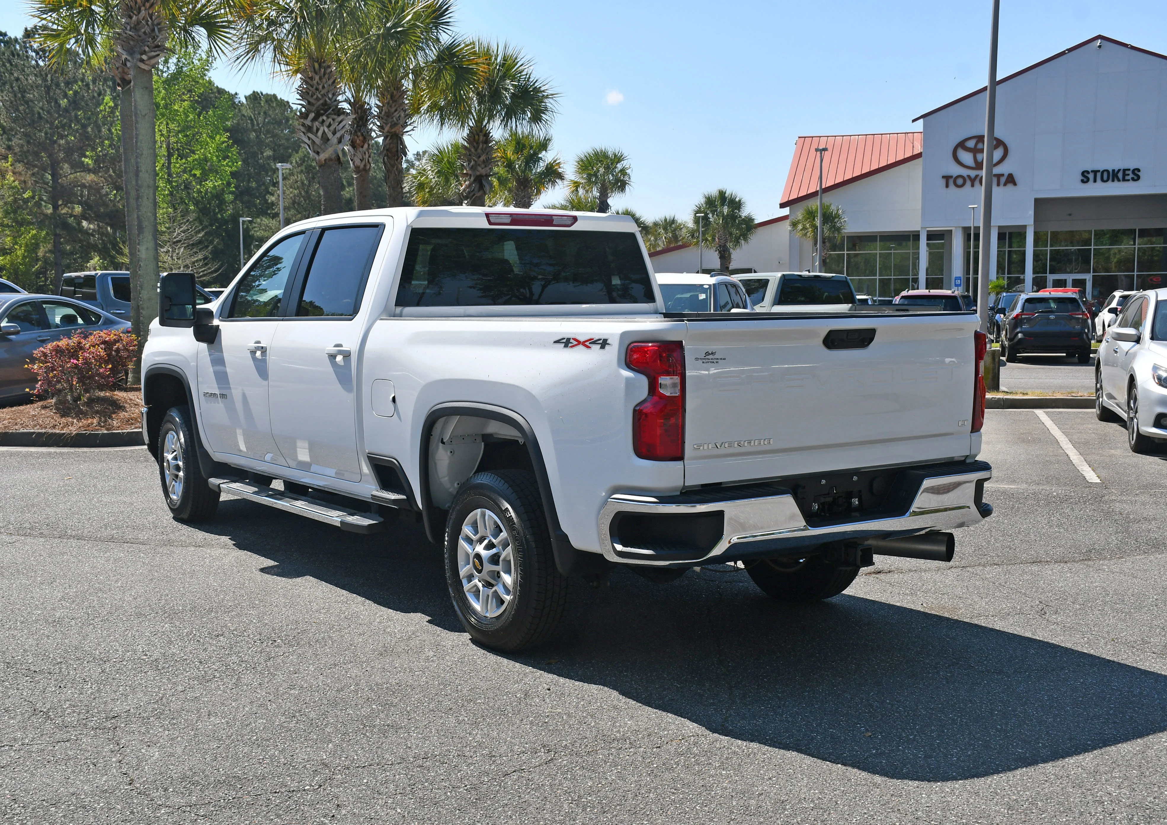 Used 2025 White Chevrolet LT image 3