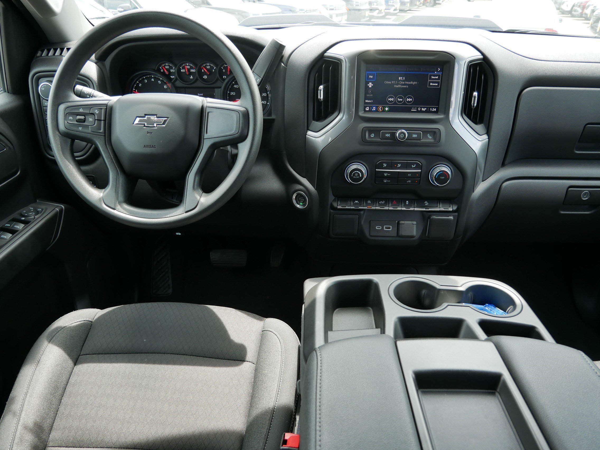 2024 Chevrolet Silverado 1500 Custom - Photo 10