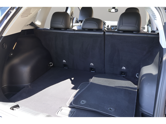 Used 2019 Blue Jeep Latitude image 14