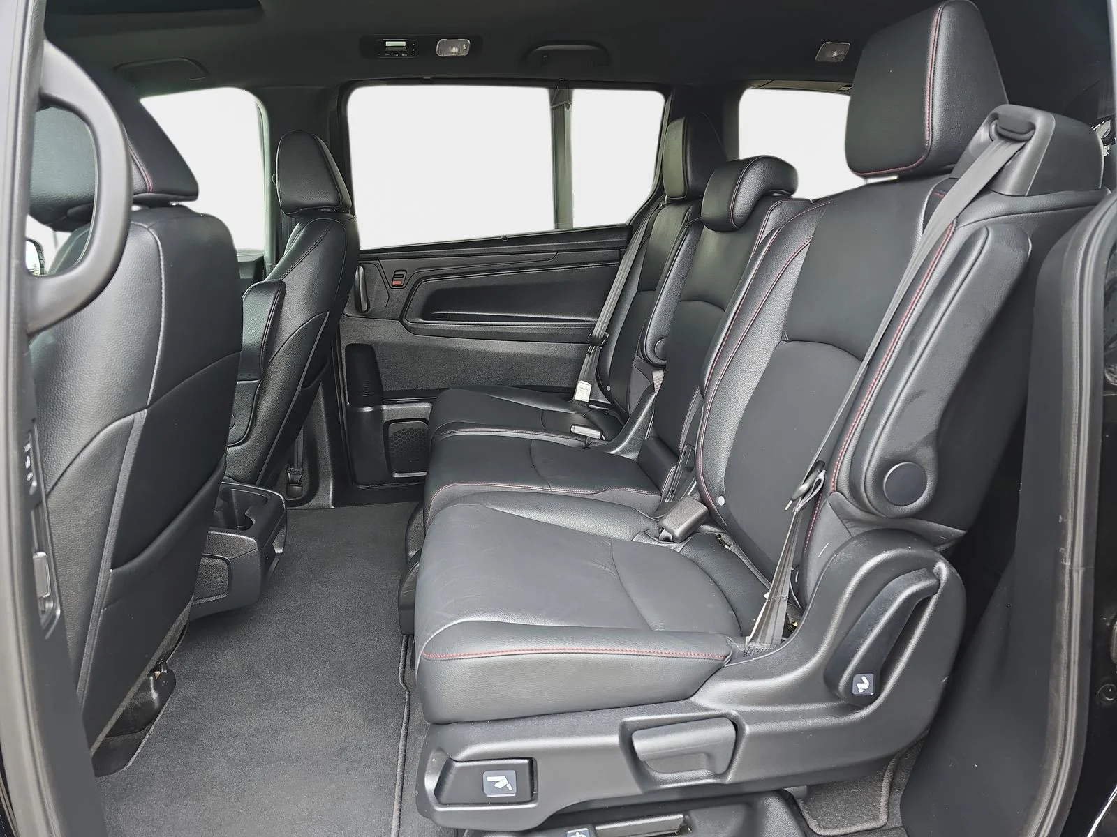 2025 Honda Odyssey Sport L - Photo 14