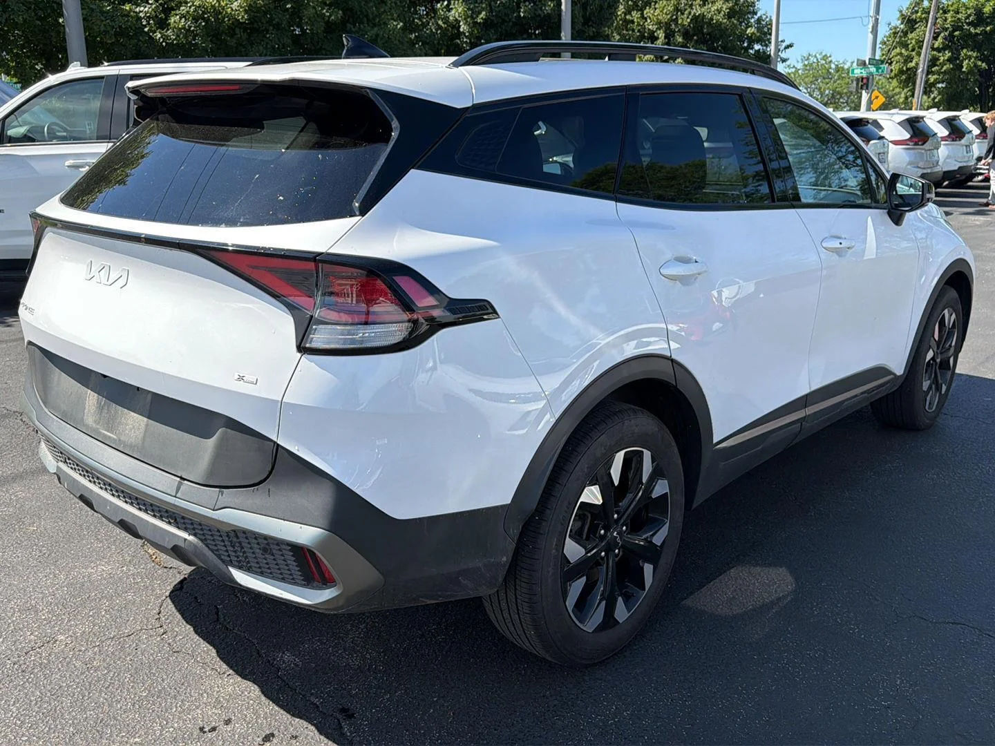 Used 2023 Glacial White Pearl Kia X-Line image 3