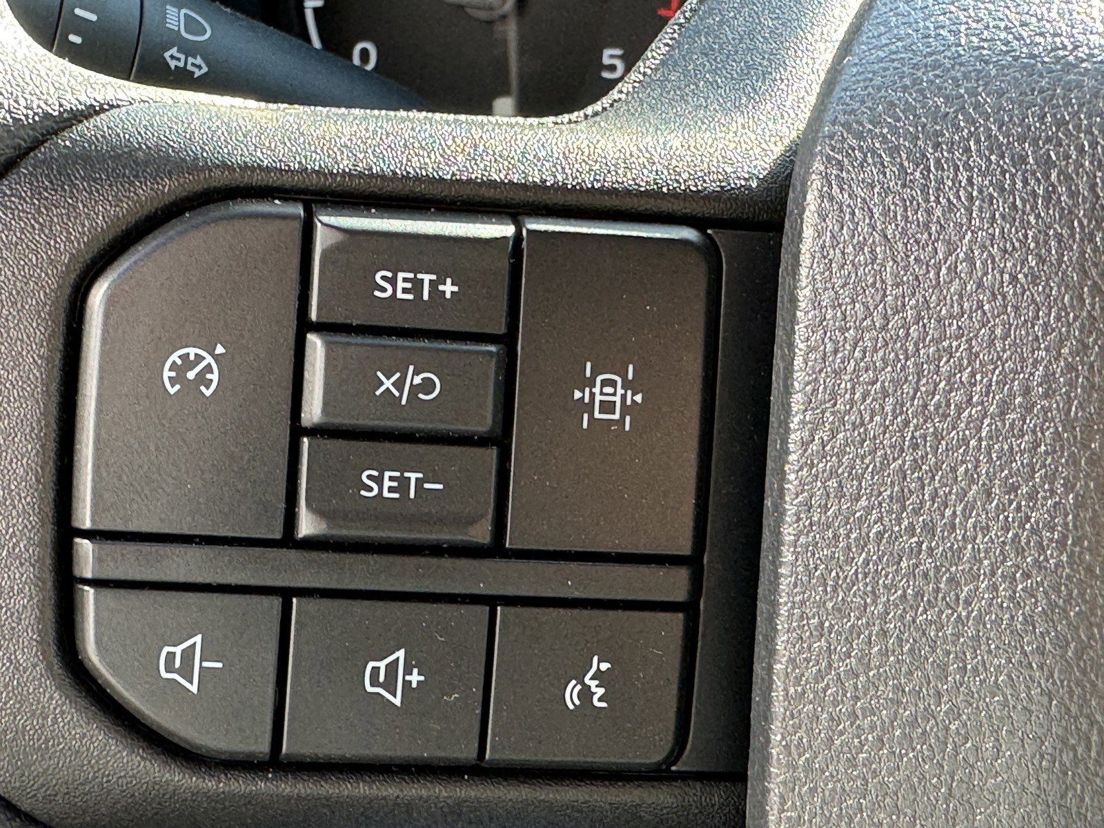 New 2024 Oxford White Ford F-550® XL image 24