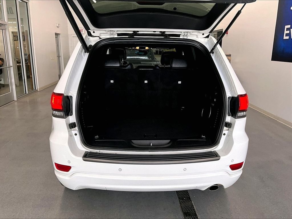 Used 2021 Bright White Clearcoat Jeep Limited image 34