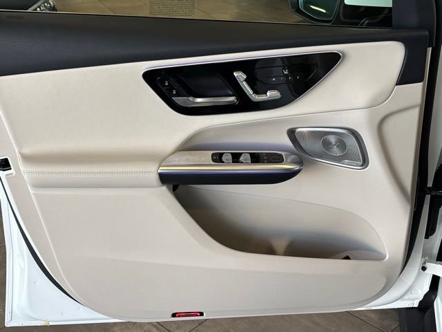 New 2026 Polar White Mercedes-Benz GLC 300 image 39