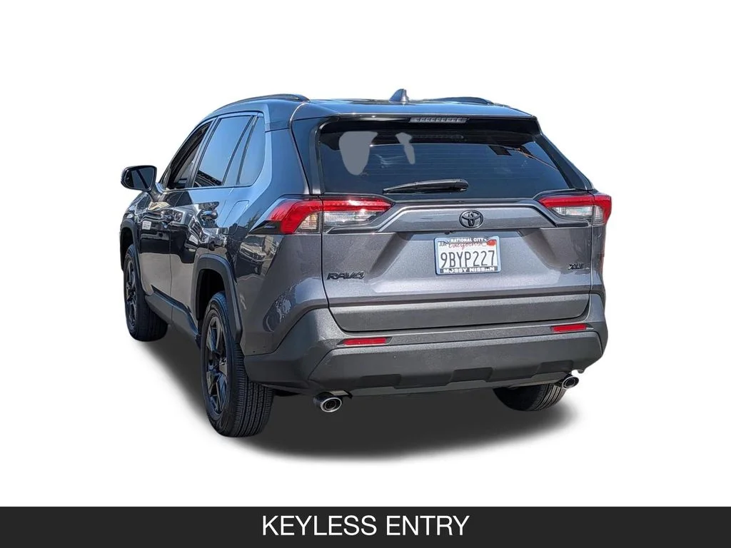 Used 2022 Gray Toyota XLE image 7