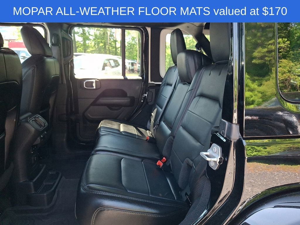 Used 2022 Black Jeep Sahara Altitude 4x4 image 10