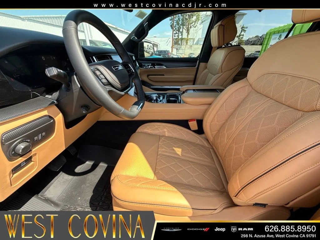 New 2026 High Gloss Black Jeep Summit Reserve image 15