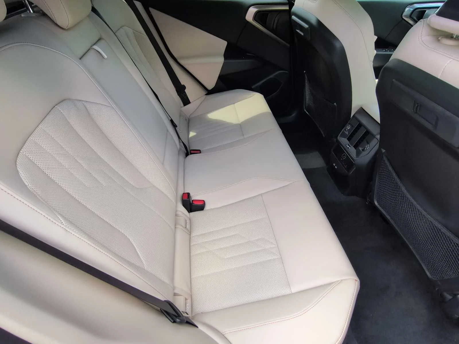 Certified Used 2025 Vegas Red Metallic BMW 30 xDrive image 20