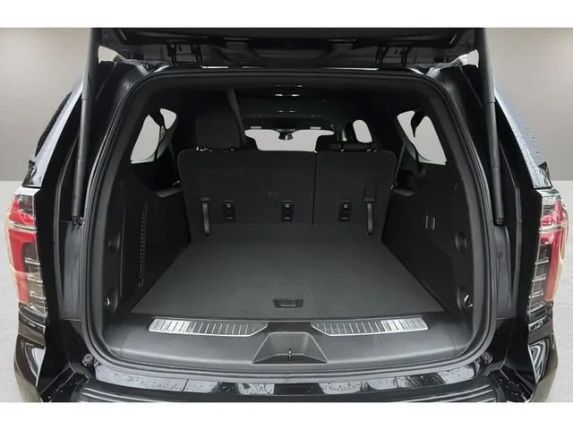 Used 2025 Black Chevrolet Z71 image 28