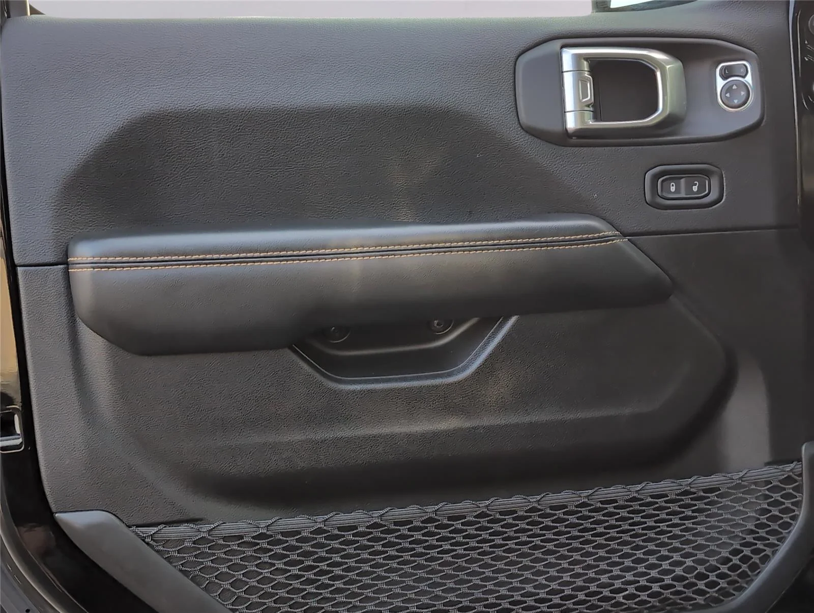 Used 2025 Black Clearcoat Jeep Sahara image 15