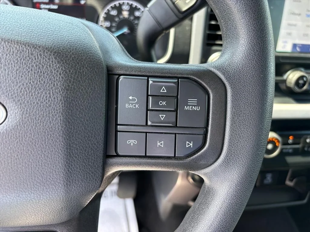 Used 2023 Black Ford XLT image 17