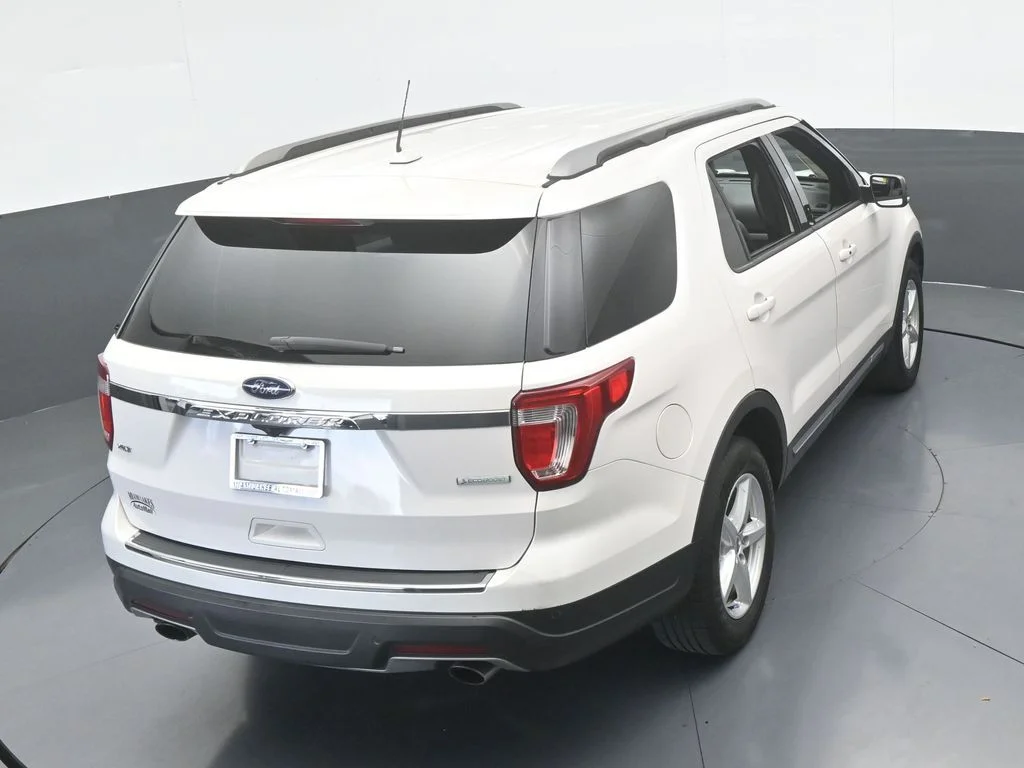 Used 2018 White Platinum Clearcoat Metallic Ford XLT image 52