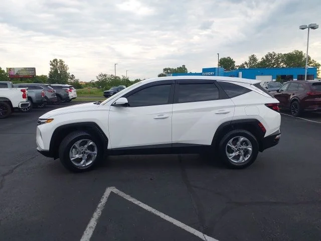 Used 2024 White Hyundai SE image 3