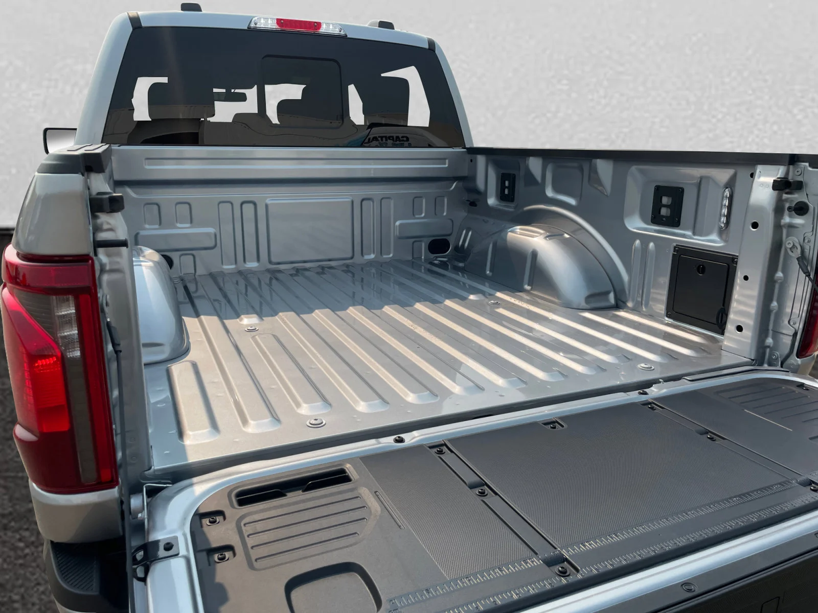 New 2026 Iconic Silver Metallic Ford XLT image 10