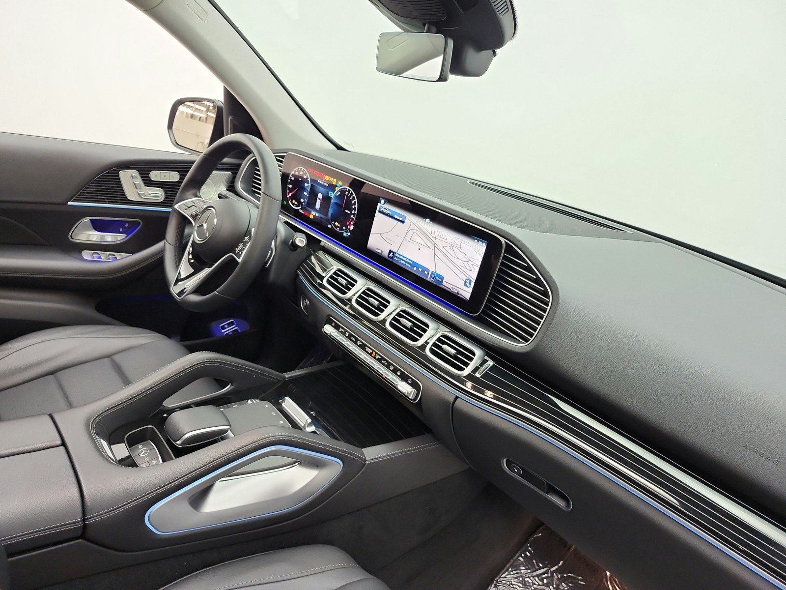 Certified Used 2025 MANUFAKTUR Alpine Grey Mercedes-Benz GLE 450e 4MATIC® SUV image 19