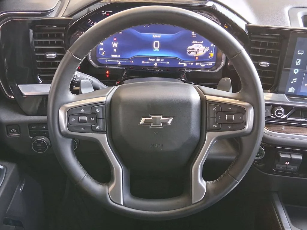 Used 2025 Sterling Gray Metallic Chevrolet LT Trail Boss image 11