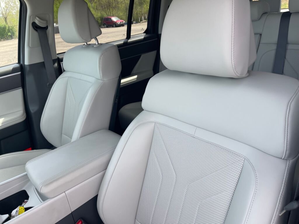 Certified Used 2026 Shimmering Silver Hyundai SEL image 6